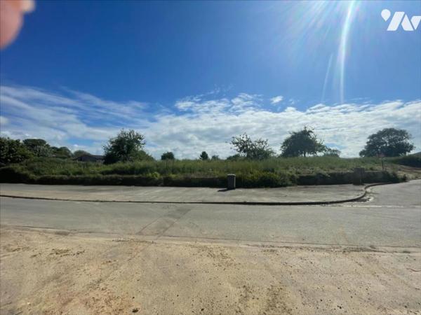 TERRAIN CONTRUCTIBLE VIABLISÉ 993 m² MER 4KMS