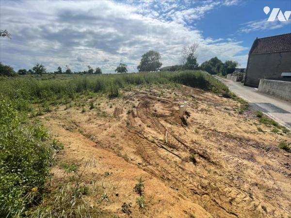 TERRAIN CONTRUCTIBLE VIABLISÉ 993 m² MER 4KMS