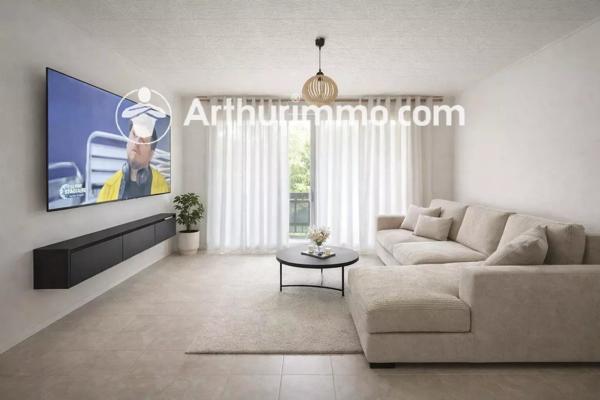 Vente                                                      Appartement
                        
                     4 pièces                      75 m2                     à Grigny