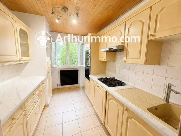 Vente                                                      Appartement
                        
                     4 pièces                      75 m2                     à Grigny
