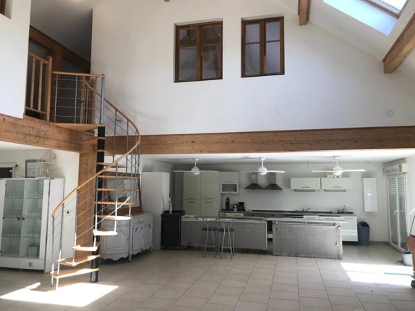 PROPRIETE DE 672 M2 20 pièces LUX (71)