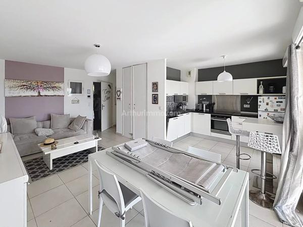 Vente                                                      Appartement
                        
                     2 pièces                      53 m2                     à Calvi