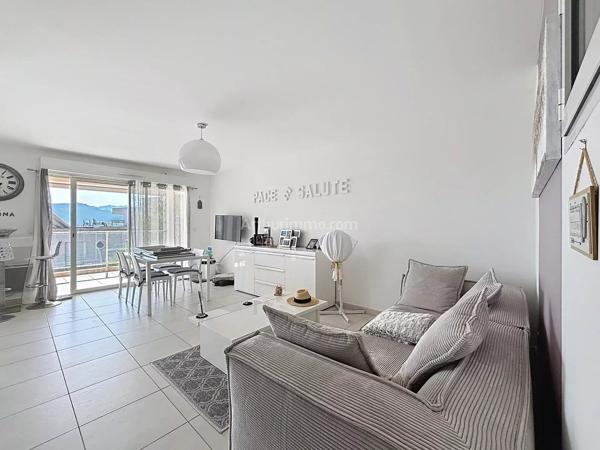 Vente                                                      Appartement
                        
                     2 pièces                      53 m2                     à Calvi