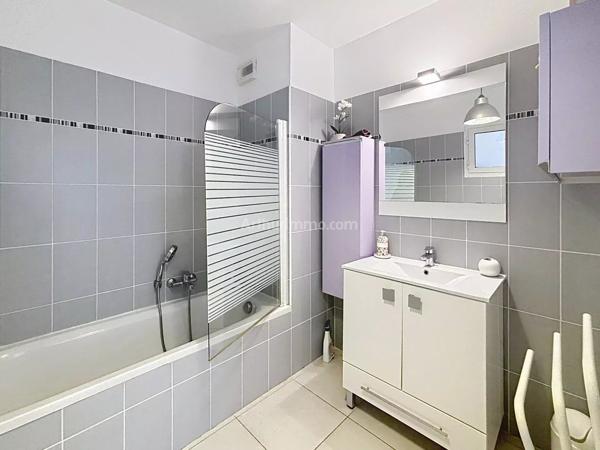 Vente                                                      Appartement
                        
                     2 pièces                      53 m2                     à Calvi