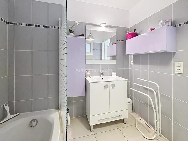 Vente                                                      Appartement
                        
                     2 pièces                      53 m2                     à Calvi