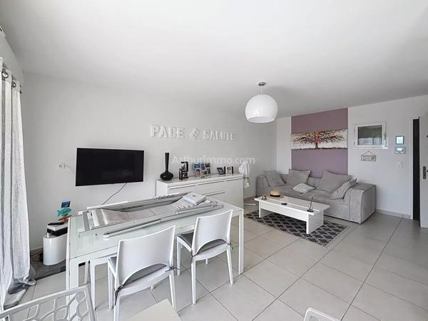 Vente                                                      Appartement
                        
                     2 pièces                      53 m2                     à Calvi