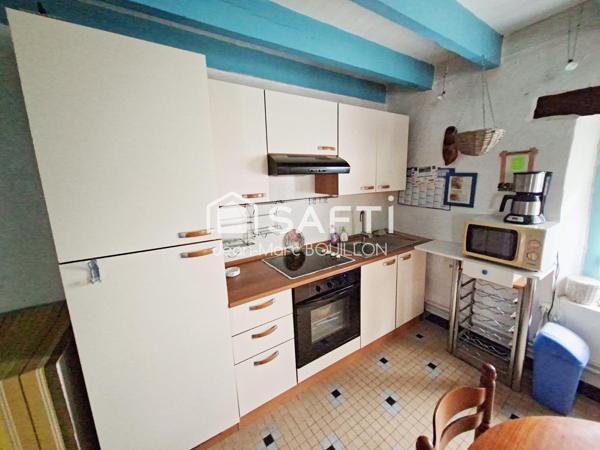 Campagne, petite maison de charme à adopter.
