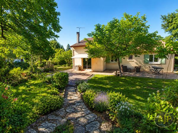 Vente maison Saint Jean D Illac : 472 500 € - AJP Immobilier Martignas-sur-Jalle