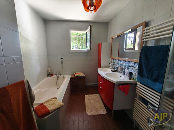 Vente maison Saint Jean D Illac : 472 500 € - AJP Immobilier Martignas-sur-Jalle