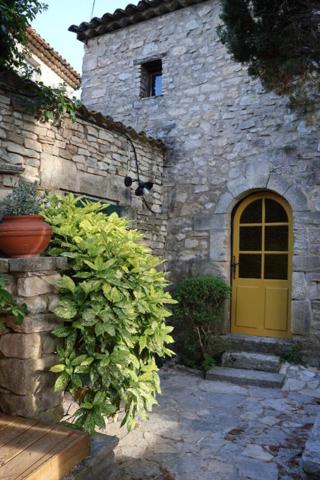 Mas avec piscine, garage, 2 gîtes et 2 chambres d'hôtes Luberon