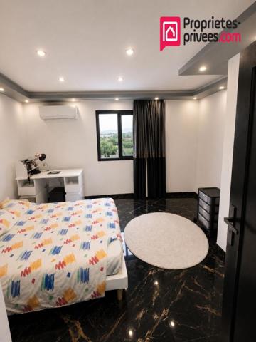 Maison contemporaine avec garage //  Quartier calme et résidentiel