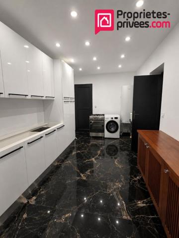 Maison contemporaine avec garage //  Quartier calme et résidentiel