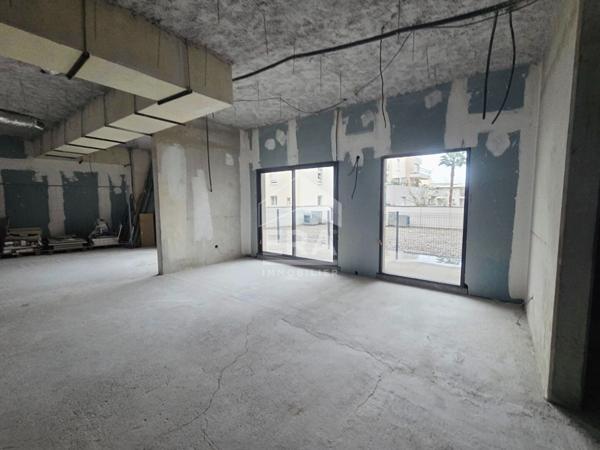 Local commercial  de 212m² à Cagnes sur mer