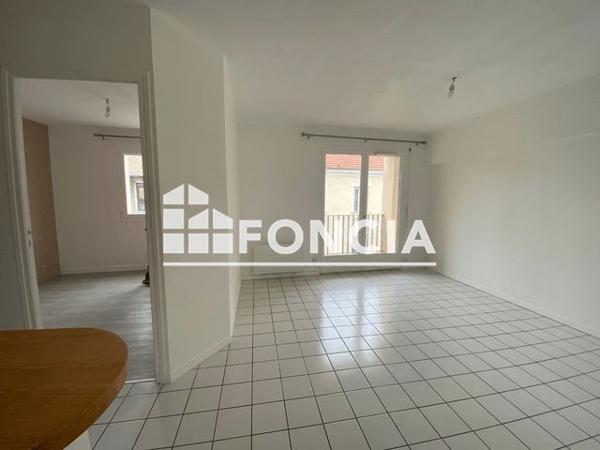 Location Appartement 2 pièces 33 m² - 104 RUE DESIRE CLEMENT Conflans Sainte Honorine 78700