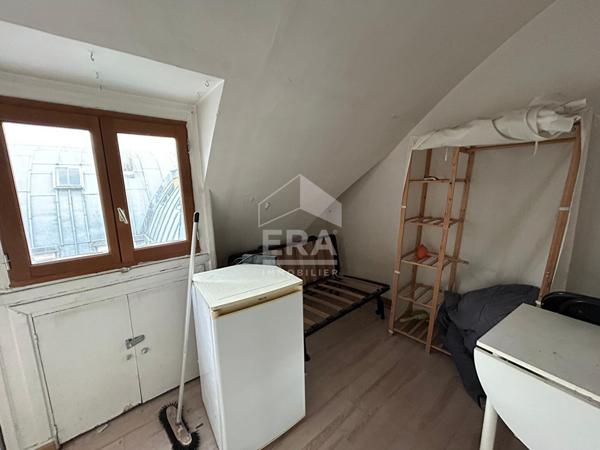 Studette à vendre au dernier étage à Paris - Réf 2743