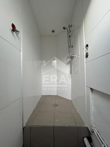 Studette à vendre au dernier étage à Paris - Réf 2743
