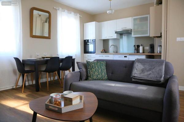 Appartement à vendre à Amboise dans l'Indre-et-Loire (37400), ref : 12101/1275   
CENTRE BOURG