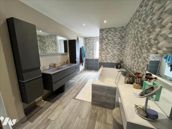 GUILHERAND GRANGES - Maison 5 pièces de 135 m² 335 000 € charge vendeur