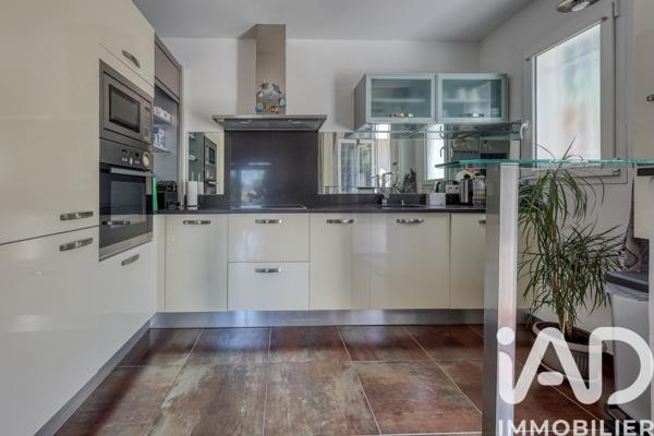 Maison à vendre 7 pièces 138 m² Saint-Cyr-sur-Mer