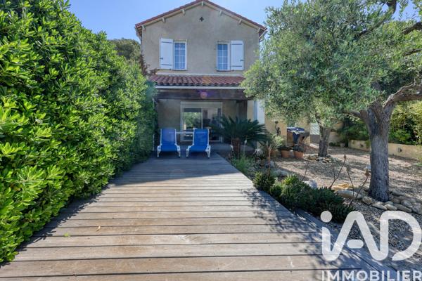 Maison à vendre 7 pièces 138 m² Saint-Cyr-sur-Mer