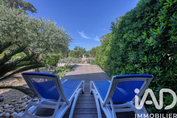 Maison à vendre 7 pièces 138 m² Saint-Cyr-sur-Mer