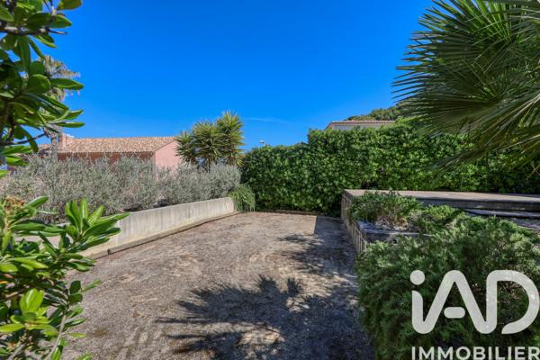 Maison à vendre 7 pièces 138 m² Saint-Cyr-sur-Mer