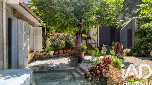 Maison à vendre 7 pièces 138 m² Saint-Cyr-sur-Mer