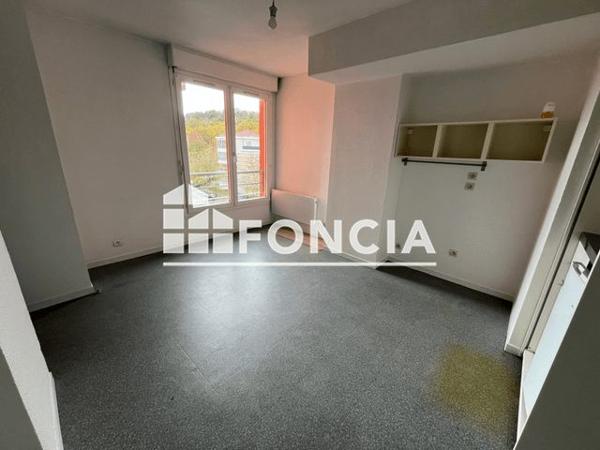Location Studio 18.6 m² - 2 RUE DE BUCAREST Elancourt 78990
