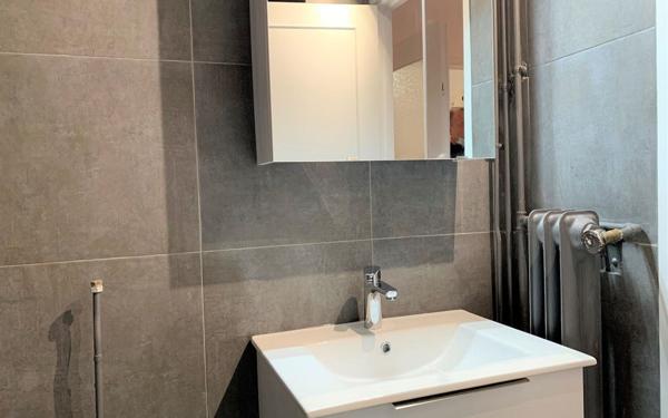 Appartement à vendre    1 pièce • 30,98 m2 Paris 11