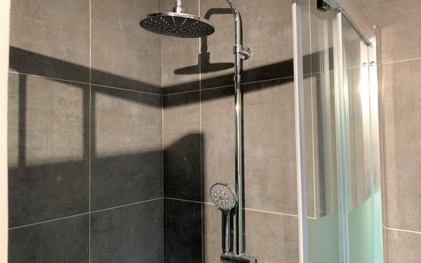 Appartement à vendre    1 pièce • 30,98 m2 Paris 11