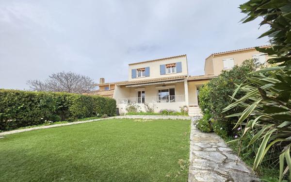 Maison à vendre    4 pièces • 120 m2 Sanary-sur-Mer