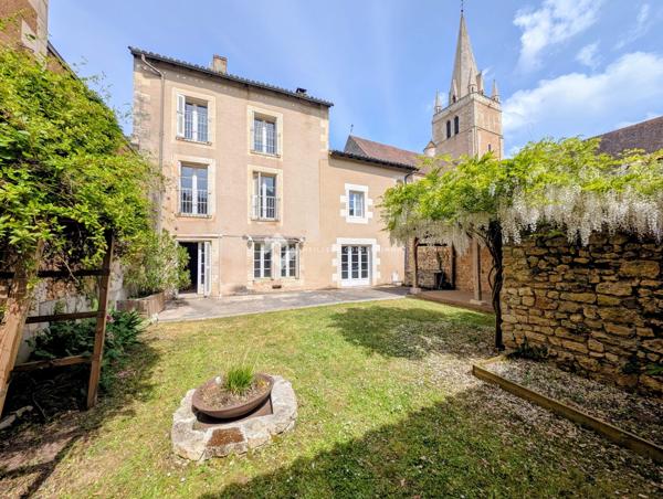 MAISON SAINT BENOIT BOURG, 260M², 7 CHAMBRES ET UN STUDIO, GARAGE, JARDIN.