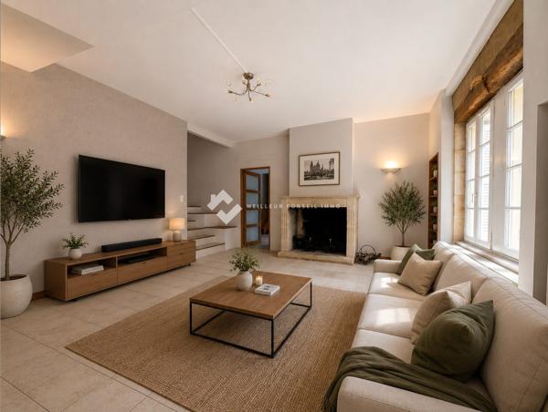 MAISON SAINT BENOIT BOURG, 260M², 7 CHAMBRES ET UN STUDIO, GARAGE, JARDIN.