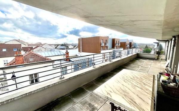 Appartement à vendre    3 pièces •  Champs-sur-Marne