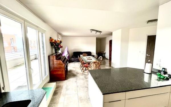 Appartement à vendre    3 pièces •  Champs-sur-Marne