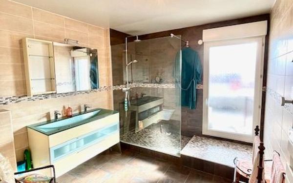 Appartement à vendre    3 pièces •  Champs-sur-Marne