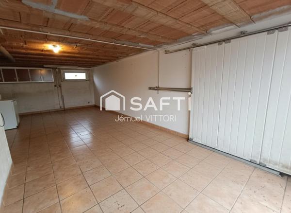 Maison 2 chambres avec garage et jardin clos à Ernée