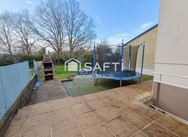 Maison 2 chambres avec garage et jardin clos à Ernée