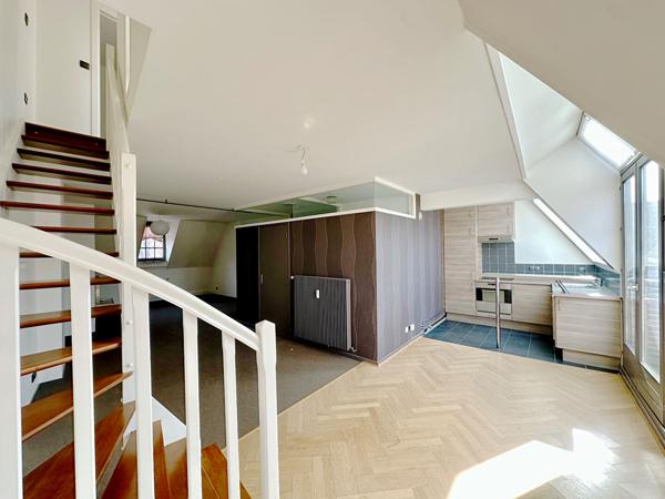 Vieux Lille , très bel appartement de 68, 81 m² loi carrez, en duplex au dernier étage d'une résidence sécurisée avec ascenseur , 2 chambres, une cave Lille Vieux Lille , très bel appartement de 68, 81 m² loi carrez, en duplex au dernier étage d'une résidence sécurisée avec ascenseur , 2 chambres, une cave Lille