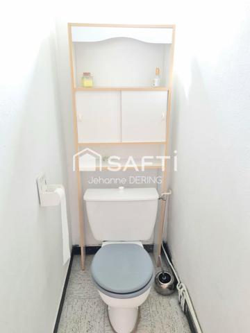 Située en plein bourg, très beau potentiel