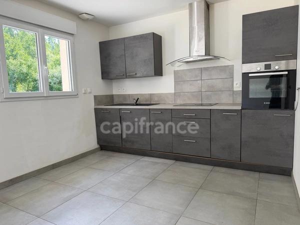 Maison à vendre 5 pièces JOIGNY (89) plain pied de 2018  3 chambres Garage Terrain de 800 m2