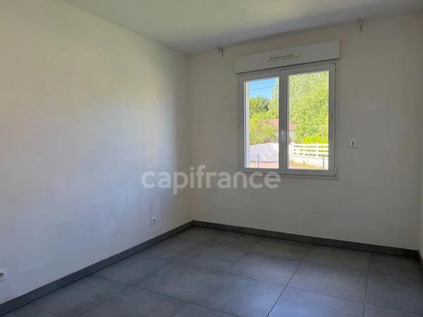 Maison à vendre 5 pièces JOIGNY (89) plain pied de 2018  3 chambres Garage Terrain de 800 m2