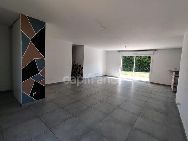 Maison à vendre 5 pièces JOIGNY (89) plain pied de 2018  3 chambres Garage Terrain de 800 m2