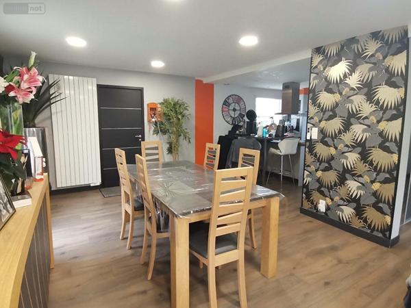 Maison à vendre à Montauban-de-Bretagne en Ille-et-Vilaine (35360), ref : 048-V1261M