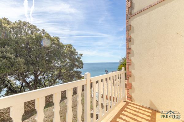 GOURMALON - VILLA FACE MER- 156 M2 HABITABLES - PISCINE - TERRAIN 502 M2