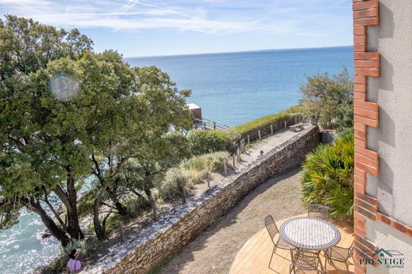 GOURMALON - VILLA FACE MER- 156 M2 HABITABLES - PISCINE - TERRAIN 502 M2