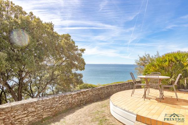 GOURMALON - VILLA FACE MER- 156 M2 HABITABLES - PISCINE - TERRAIN 502 M2
