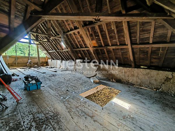 Magnifique longère partiellement rénovée