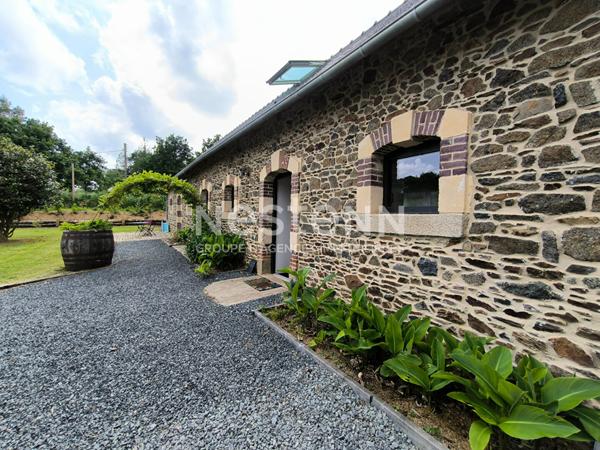 Magnifique longère partiellement rénovée