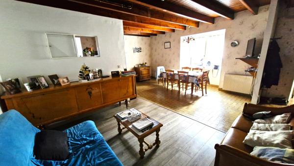 TRES JOLIE MAISON EN PIERRE ET UNE DEPANDANCE